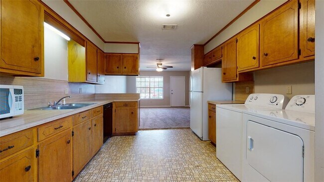 Building Photo - 3921 Olive St