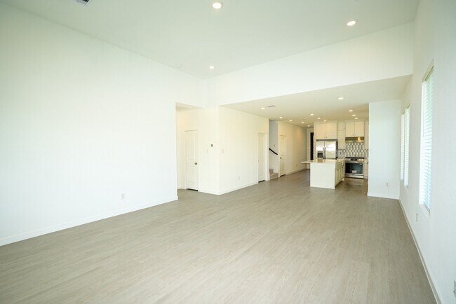 Building Photo - 6403 Periwinkle Blossom Ln