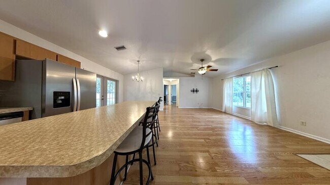 Building Photo - 3616 Spinner Ave