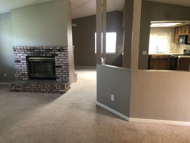 Building Photo - 2205 Temescal Dr