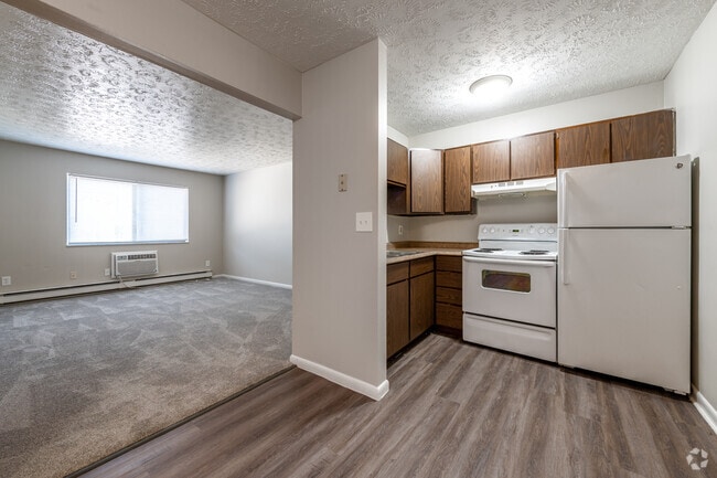 1BR, 1BA - 588SF - Cedarwood Court Apartments