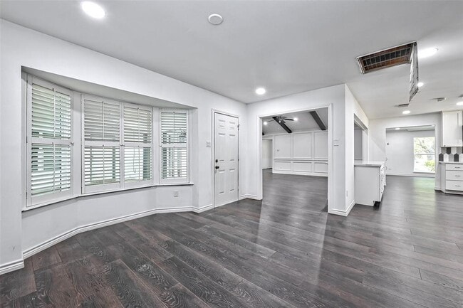 Building Photo - 5319 S Braeswood Blvd