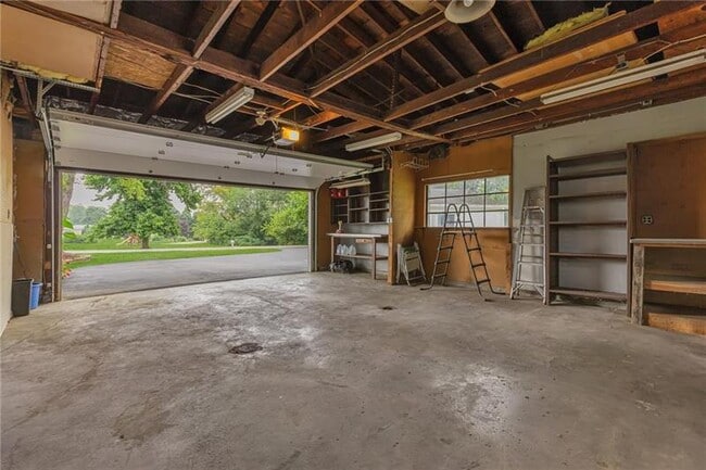 Building Photo - 224 Shirley Dr
