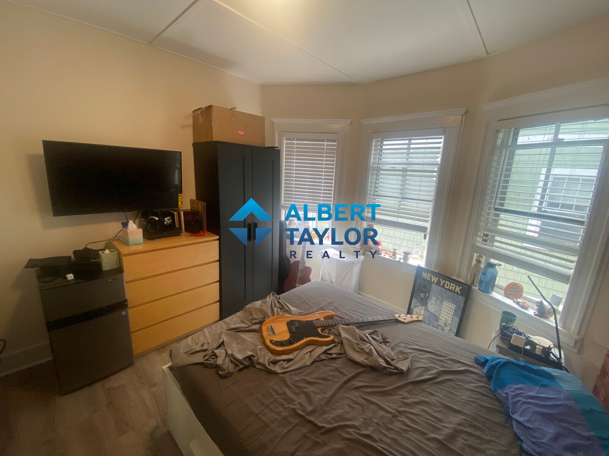 Building Photo - 18 Sawyer Ter