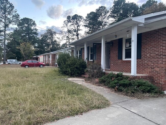Building Photo - 3 BED 2 BATH IN FAYETTEVILLE NC