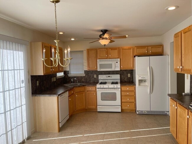 Building Photo - 1588 Kennington Ln