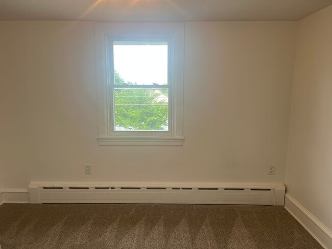 Building Photo - Beautiful 5-Bedroom Home in East Cocalico ...