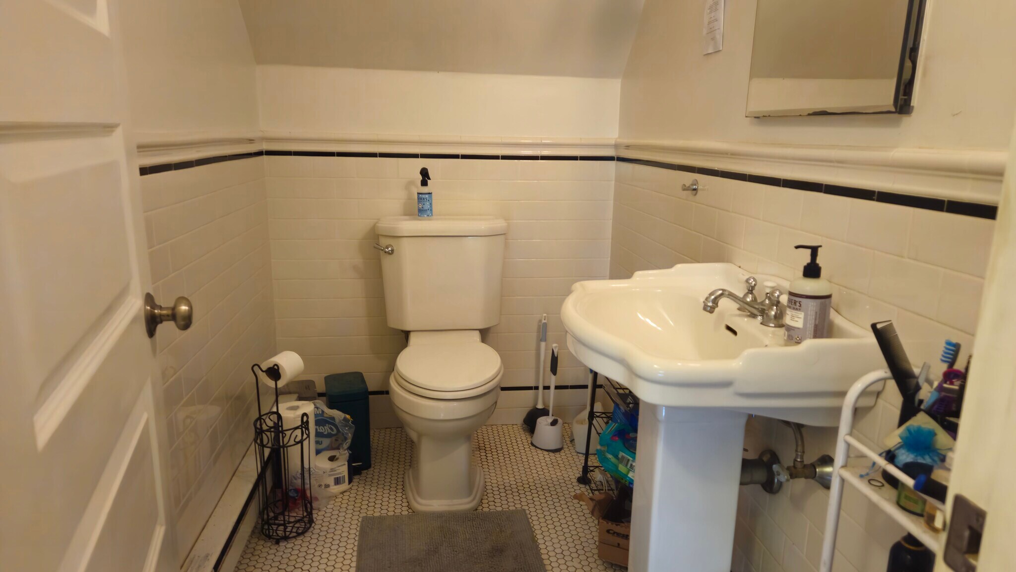 Building Photo - 1 Woodstock Ave