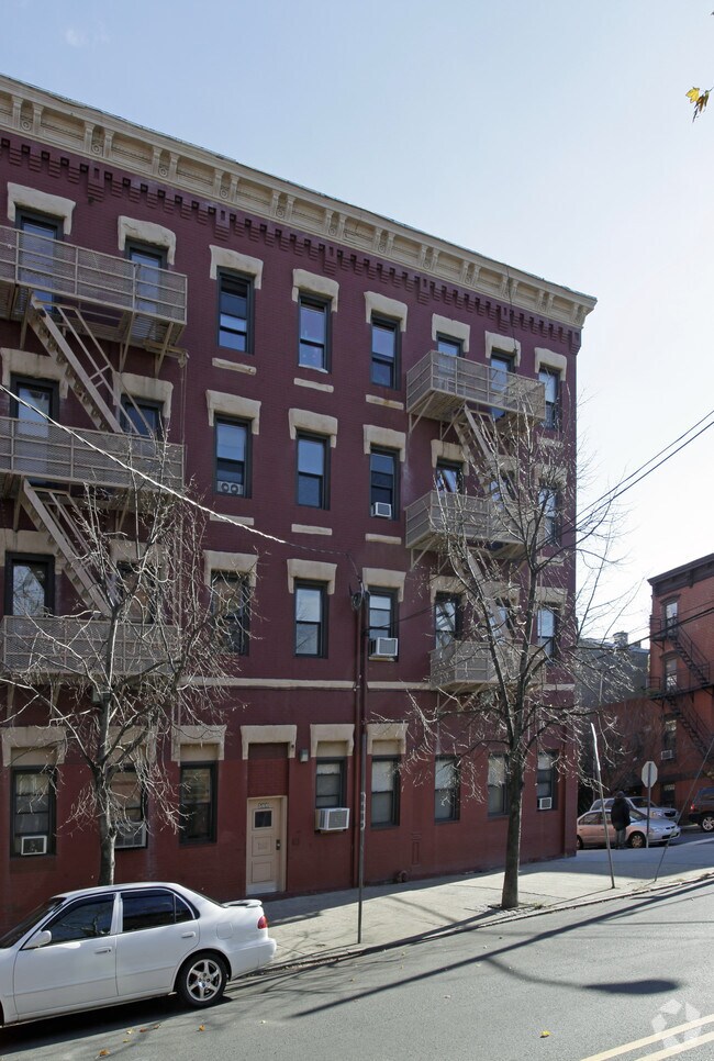 Building Photo - 566 Jersey Ave
