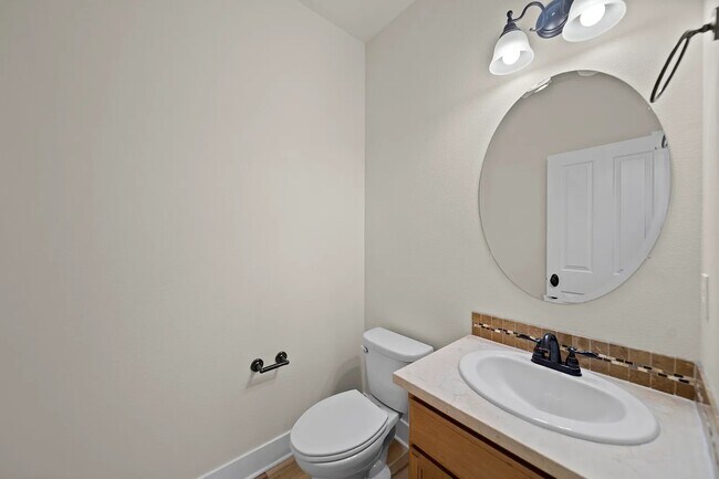 Building Photo - 5592 Diamond Ridge Dr