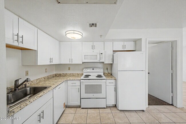 Building Photo - 16033 N 25th St