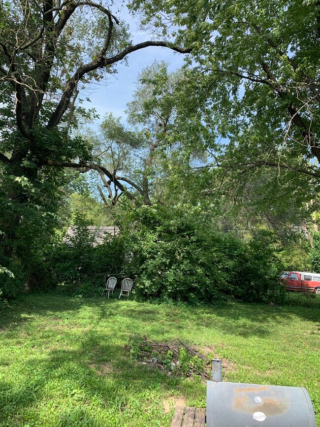 Building Photo - 4914 Blue Ln