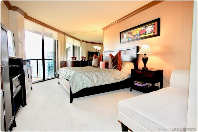 Building Photo - 4000 Island Blvd