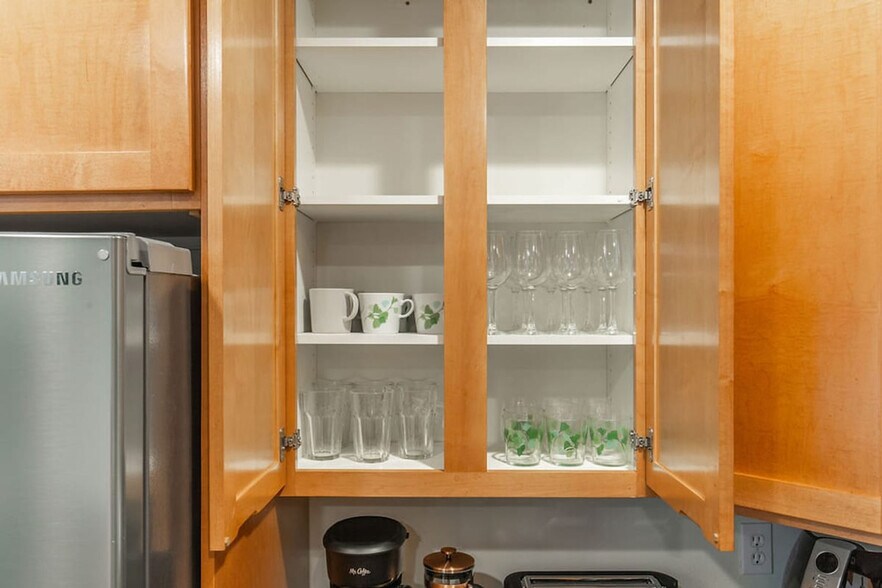 Building Photo - 316 19th Ave