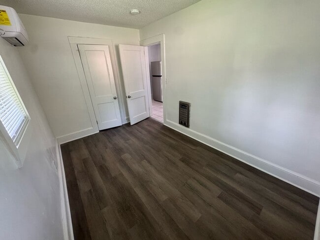 Building Photo - Charming 1-Bedroom Apartment in Elizabethton, TN