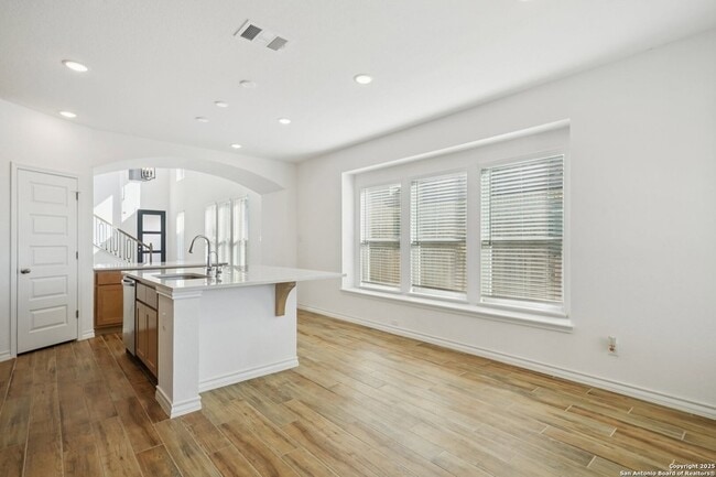 Building Photo - 10833 Coppola