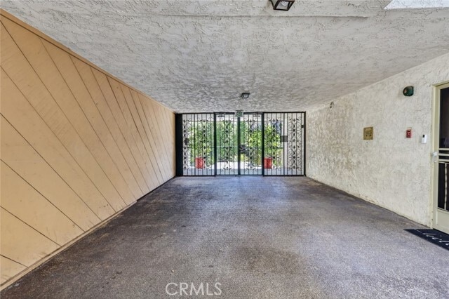 Building Photo - 333 Burchett St