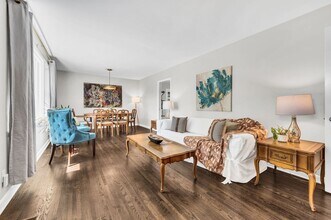 Building Photo - 3 Bedroom 1 Bath Donelson House by Two Riv...