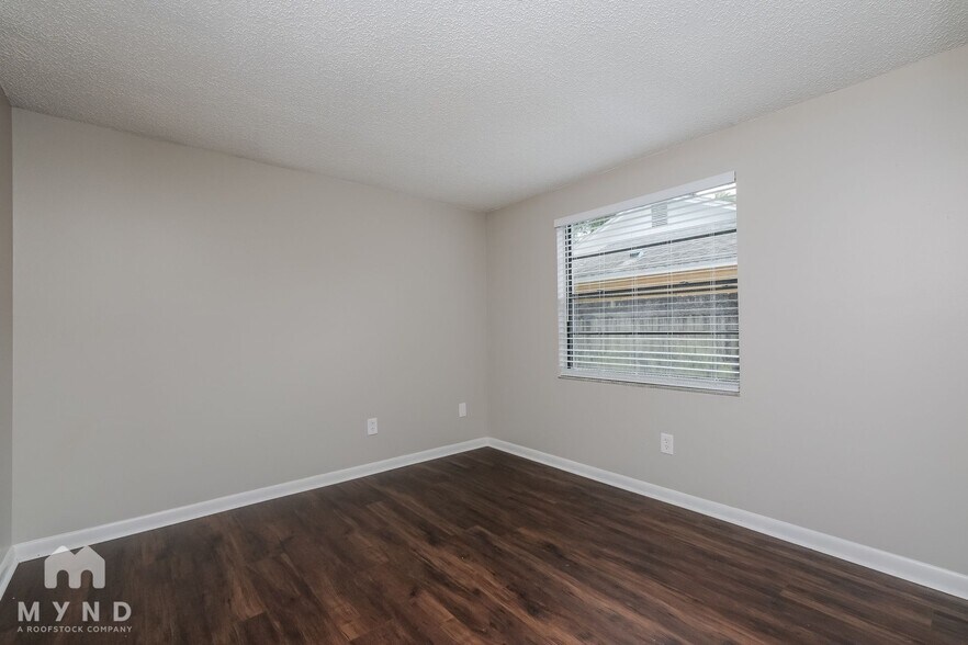 Building Photo - 16023 Eagle River Way