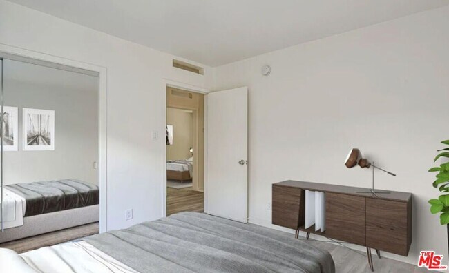 Building Photo - 656 Indiana Ave