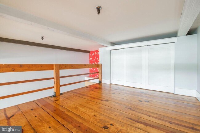 Building Photo - 313 Arch St