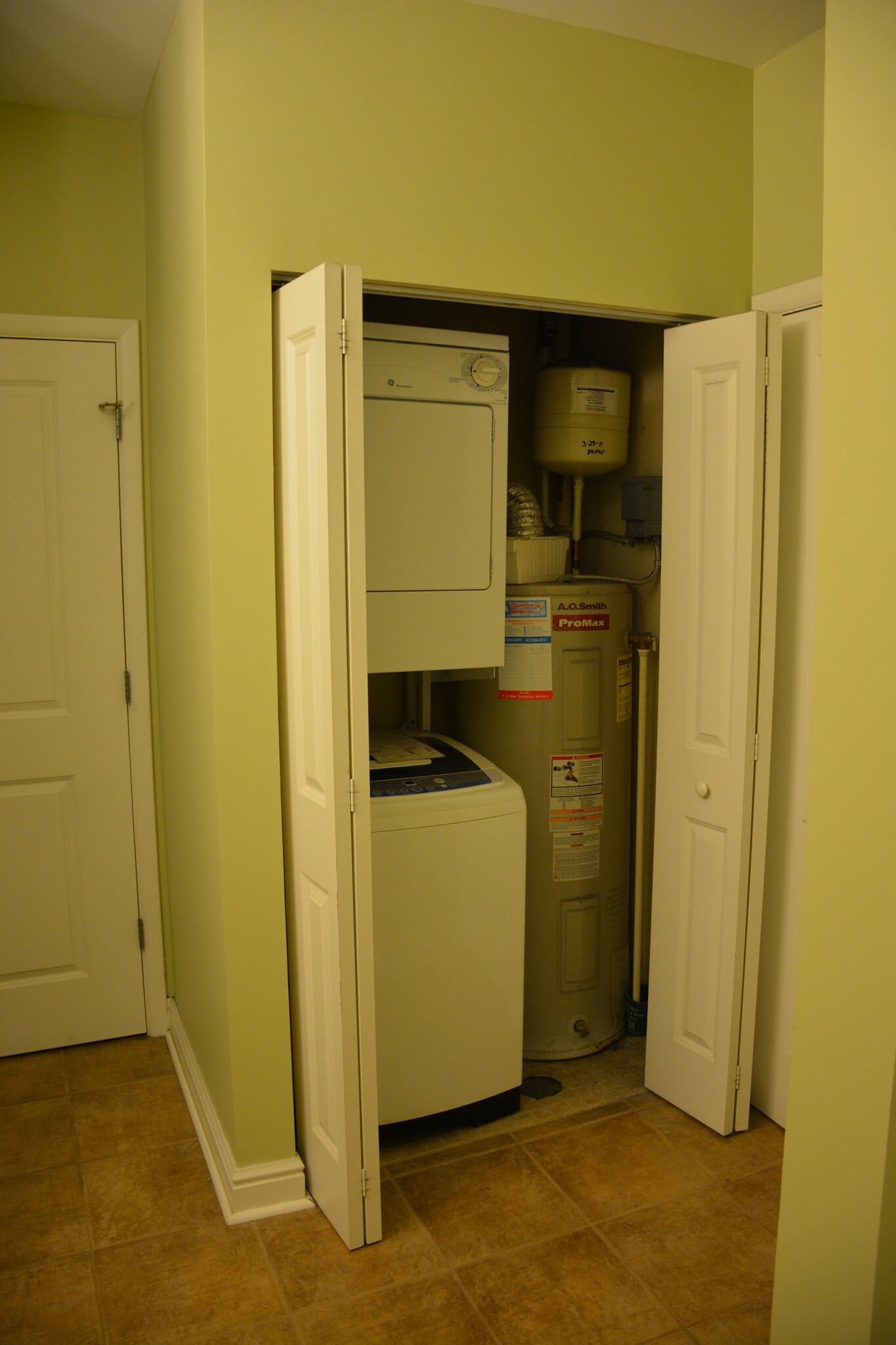 Building Photo - 5570 Centre Ave