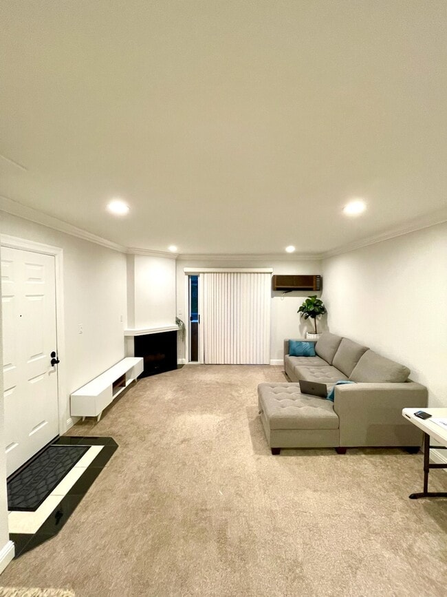 Building Photo - 2660 Somerset Park Cir