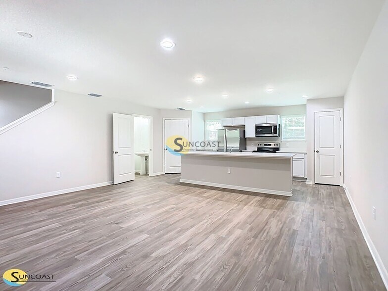 Building Photo - 3821 SW 43rd Ct