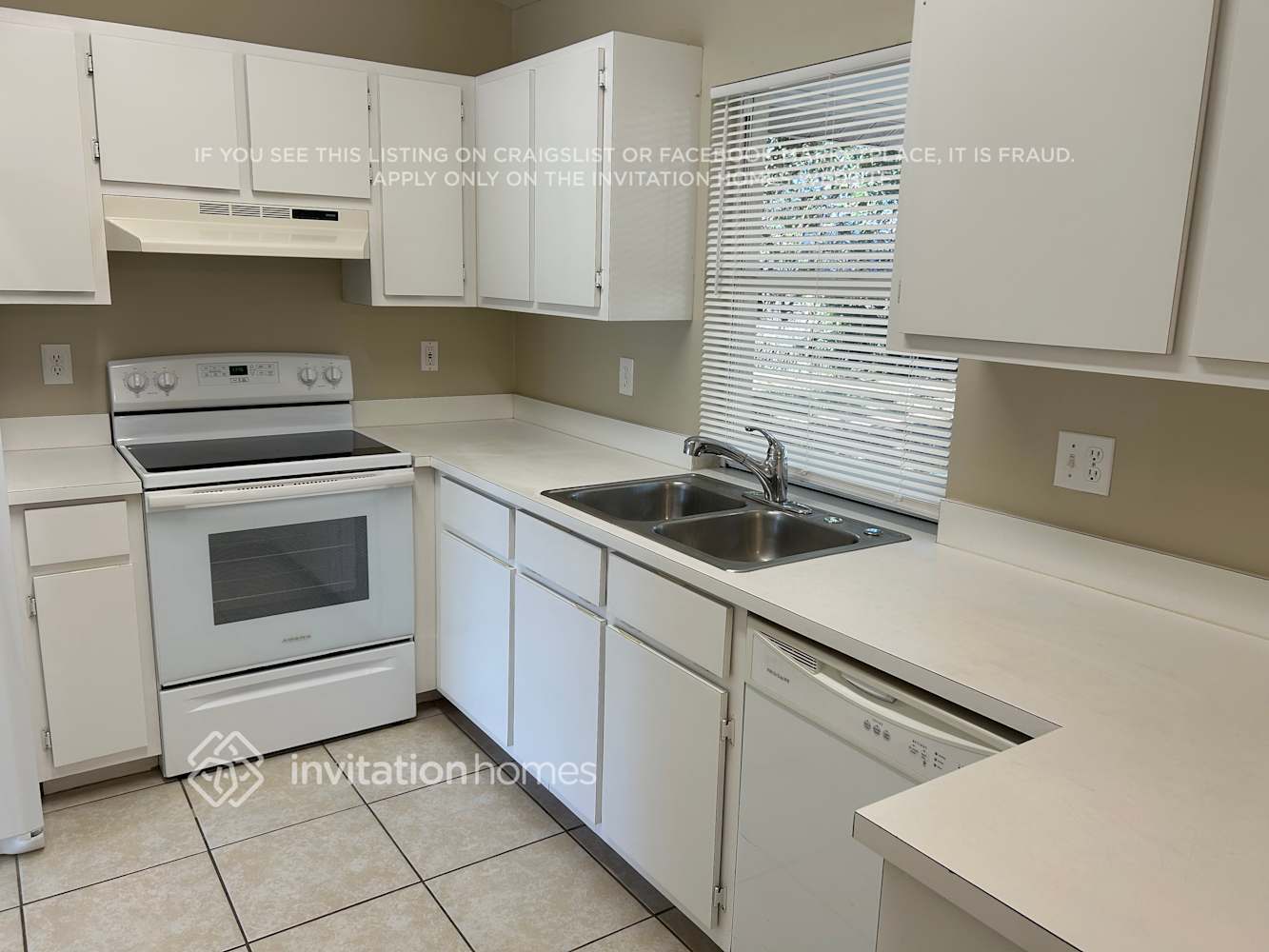 Building Photo - 521 SW 23rd Terrace