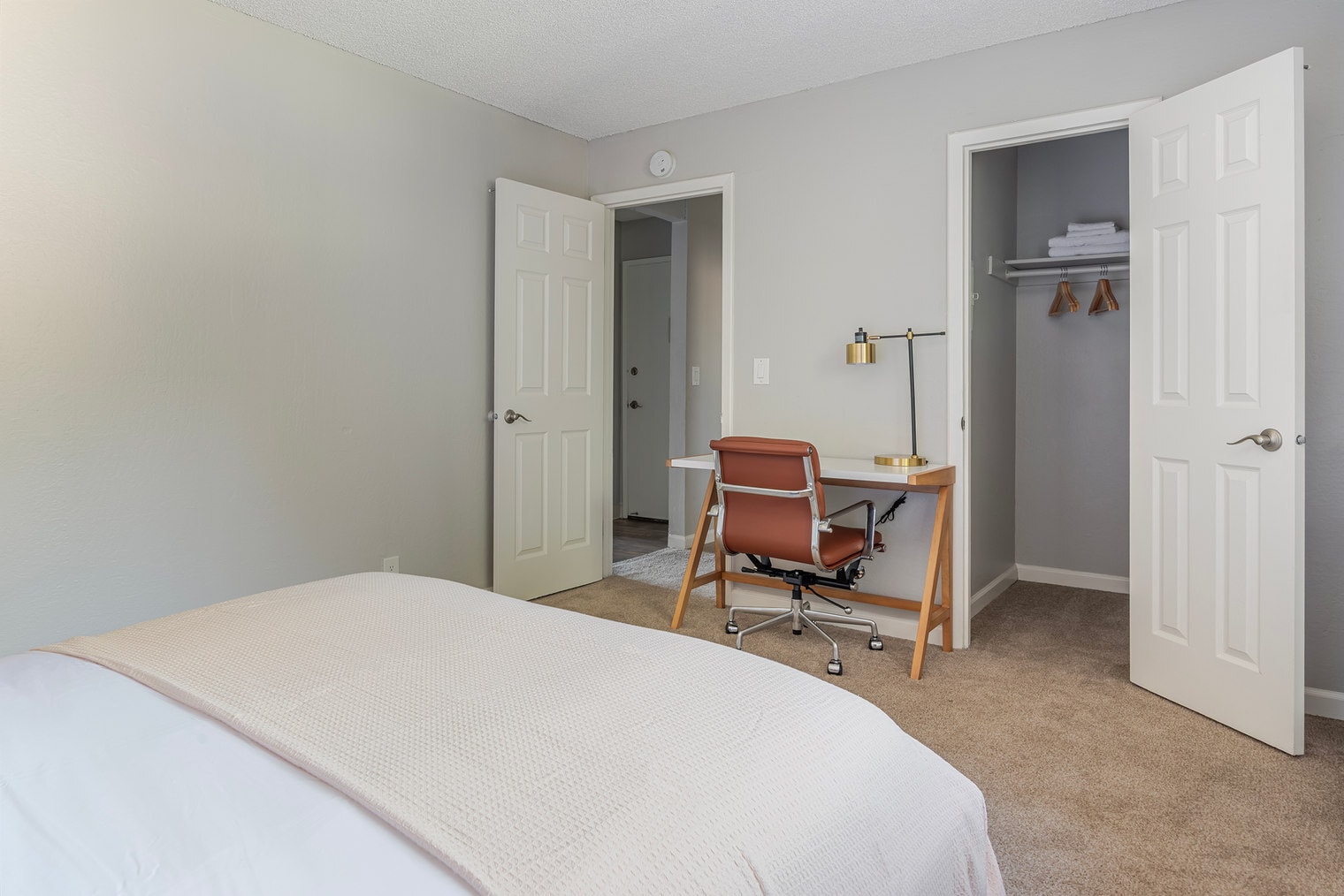 Building Photo - 202 Calvert Dr