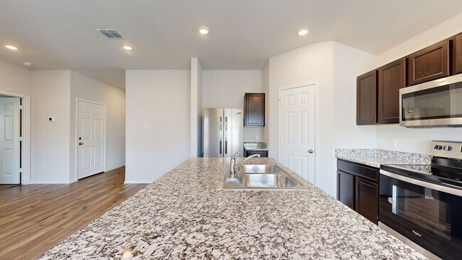 Building Photo - LIKE BRAND NEW HOUSE FOR RENT IN TROY!!!