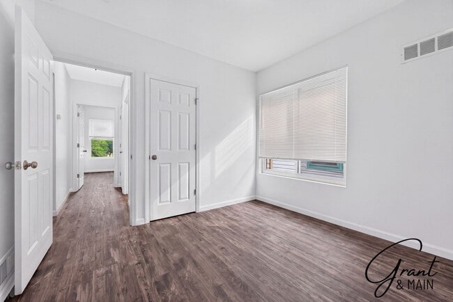 Building Photo - 1518 Lee Pl