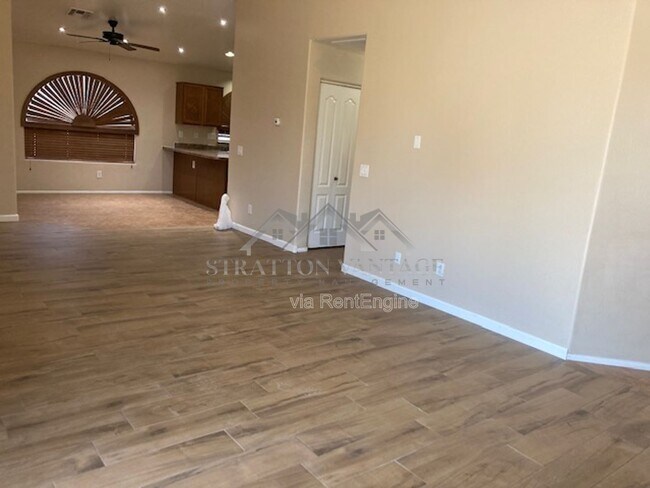 Building Photo - 4445 E Amarillo Dr