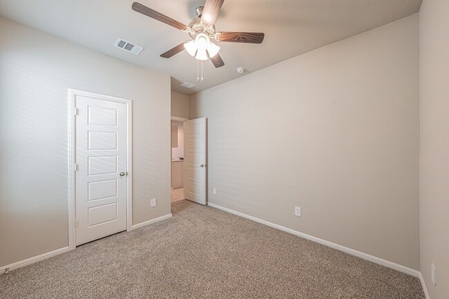 Building Photo - 3113 Pecan Farm Ln