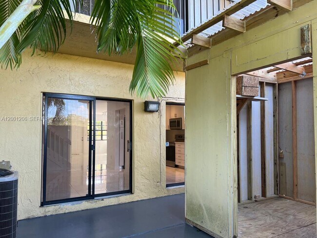 Building Photo - 1125 NE 210th Terrace