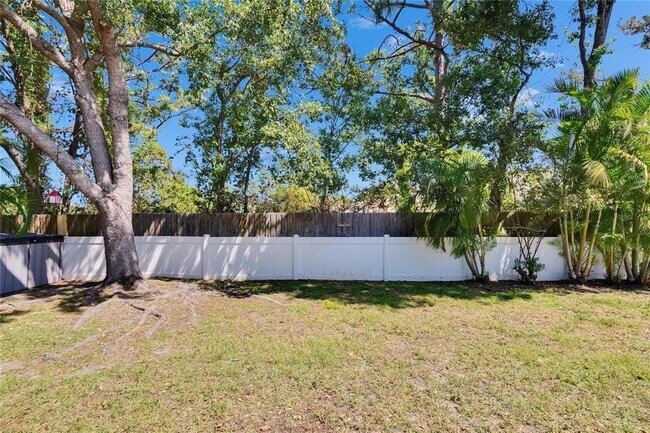 Building Photo - 12802 Cattail Shore Ln
