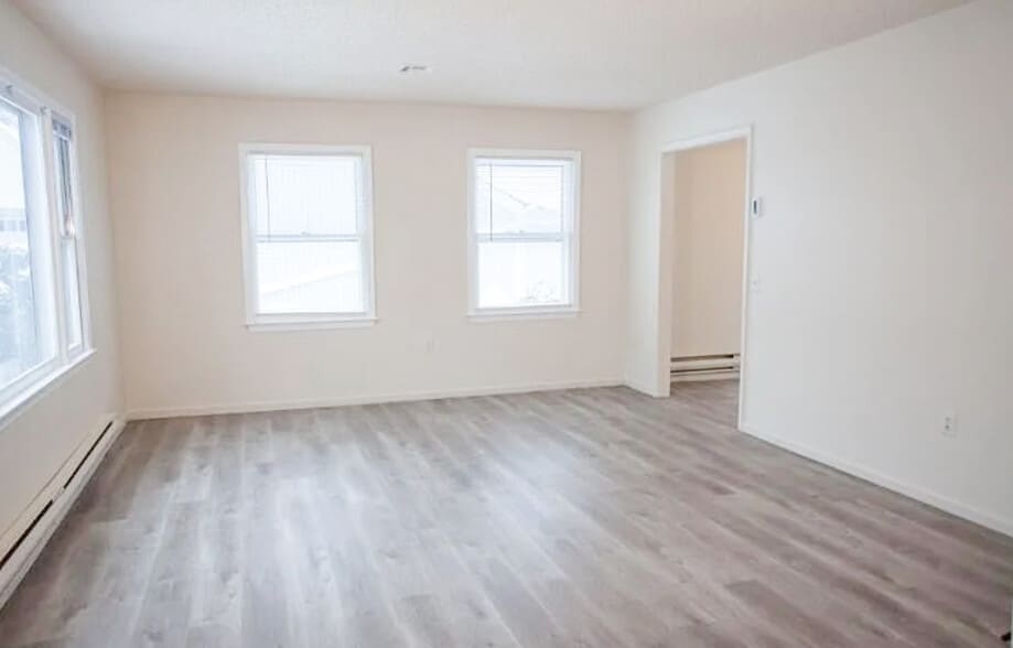 Building Photo - 655C Yale Way