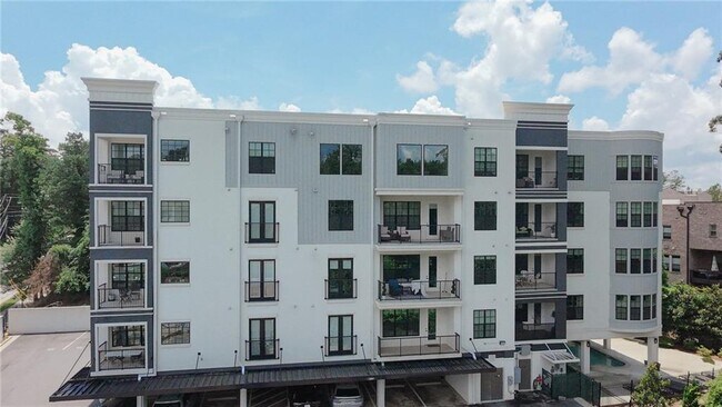 Building Photo - 6890 Peachtree Dunwoody Rd