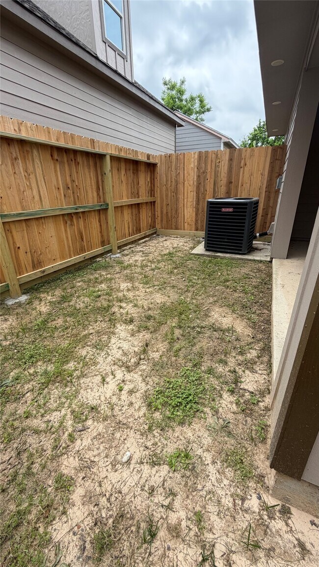 Building Photo - 7034 Smilax St