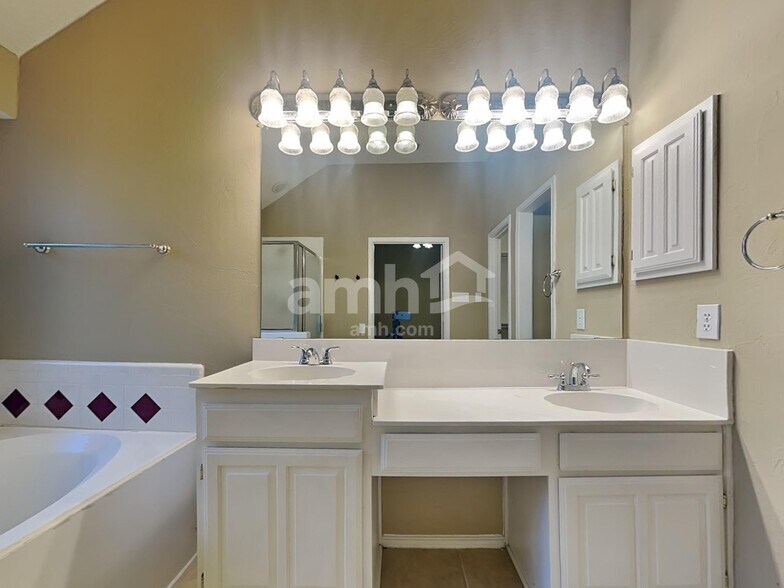 Building Photo - 11601 Wingfield Ln