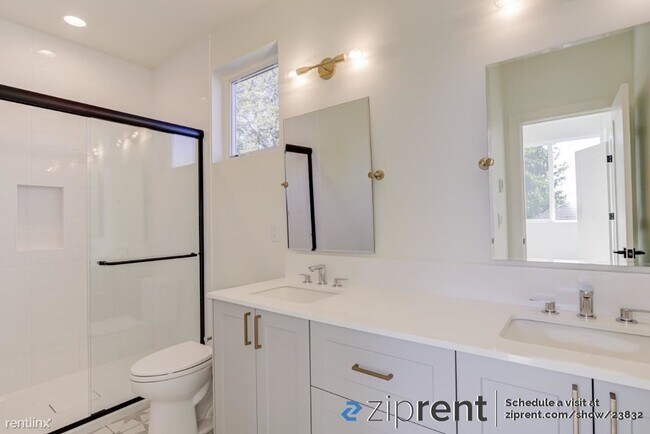 Building Photo - 2 br, 2 bath Townhome - 331 18th Ave, Seat...