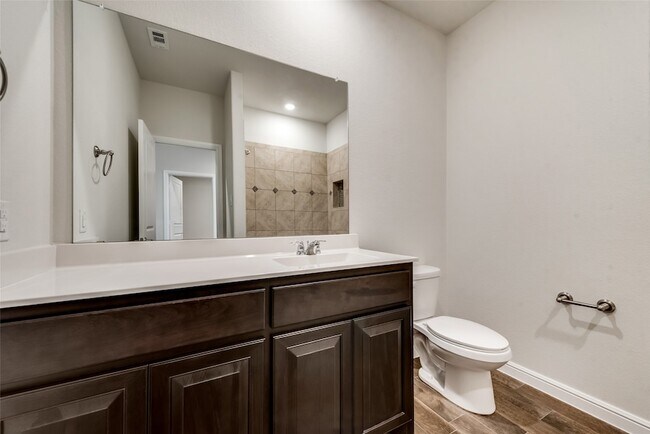 Building Photo - 415 Helm Ln