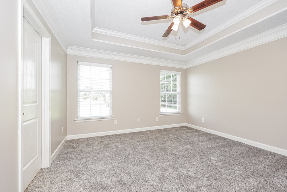 Building Photo - 2943 Hollicom Dr