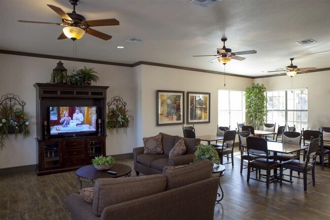 Building Photo - 800 Babcock Rd