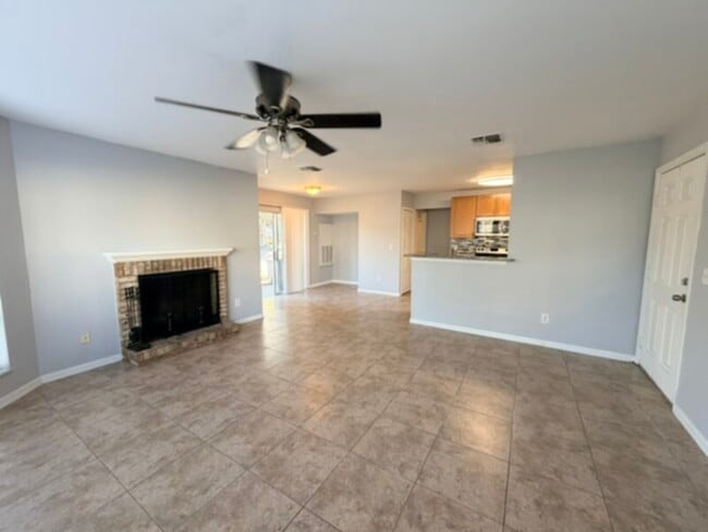 Building Photo - 2 bedroom 2 bath 1st floor condo in the Hidden Village Condos of Lake Mary