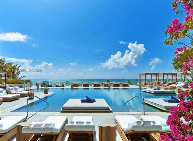 Building Photo - 2301 Collins Ave