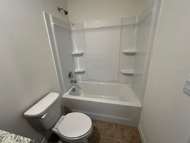 Building Photo - 1532 Lumber Ave