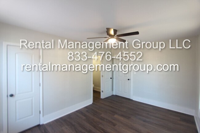 Building Photo - 3 Bedroom, 2 Bath! New on the Market and N...