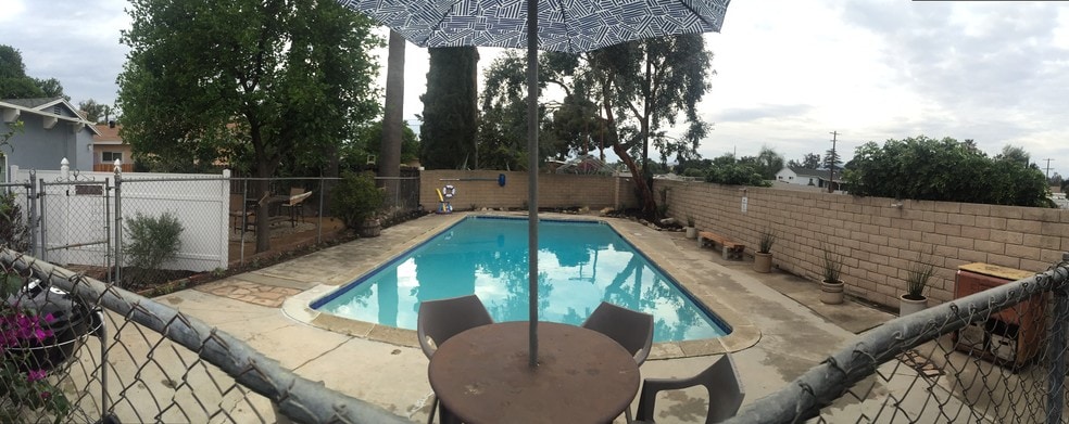 Shared Pool - 13215 Ottoman St