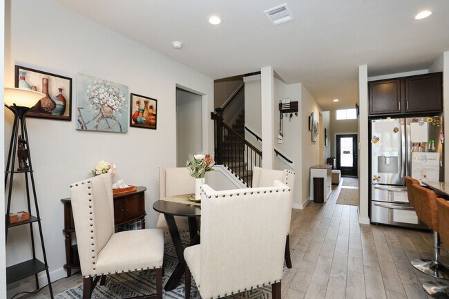 Building Photo - 5511 Gothic Oak Dr